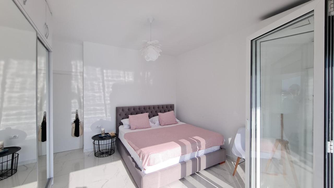 Rocknest Sea View Penthouse Apartment Sarande Ngoại thất bức ảnh