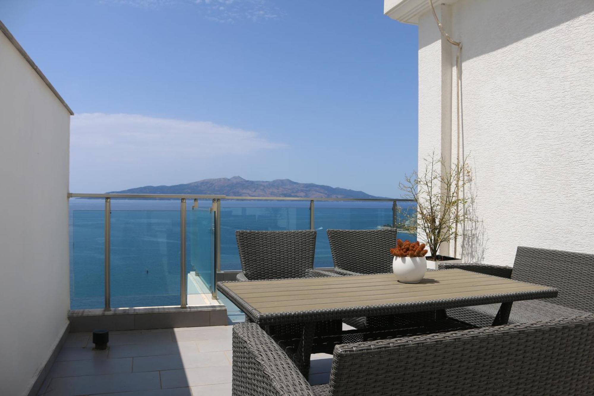 Rocknest Sea View Penthouse Apartment Sarande Ngoại thất bức ảnh