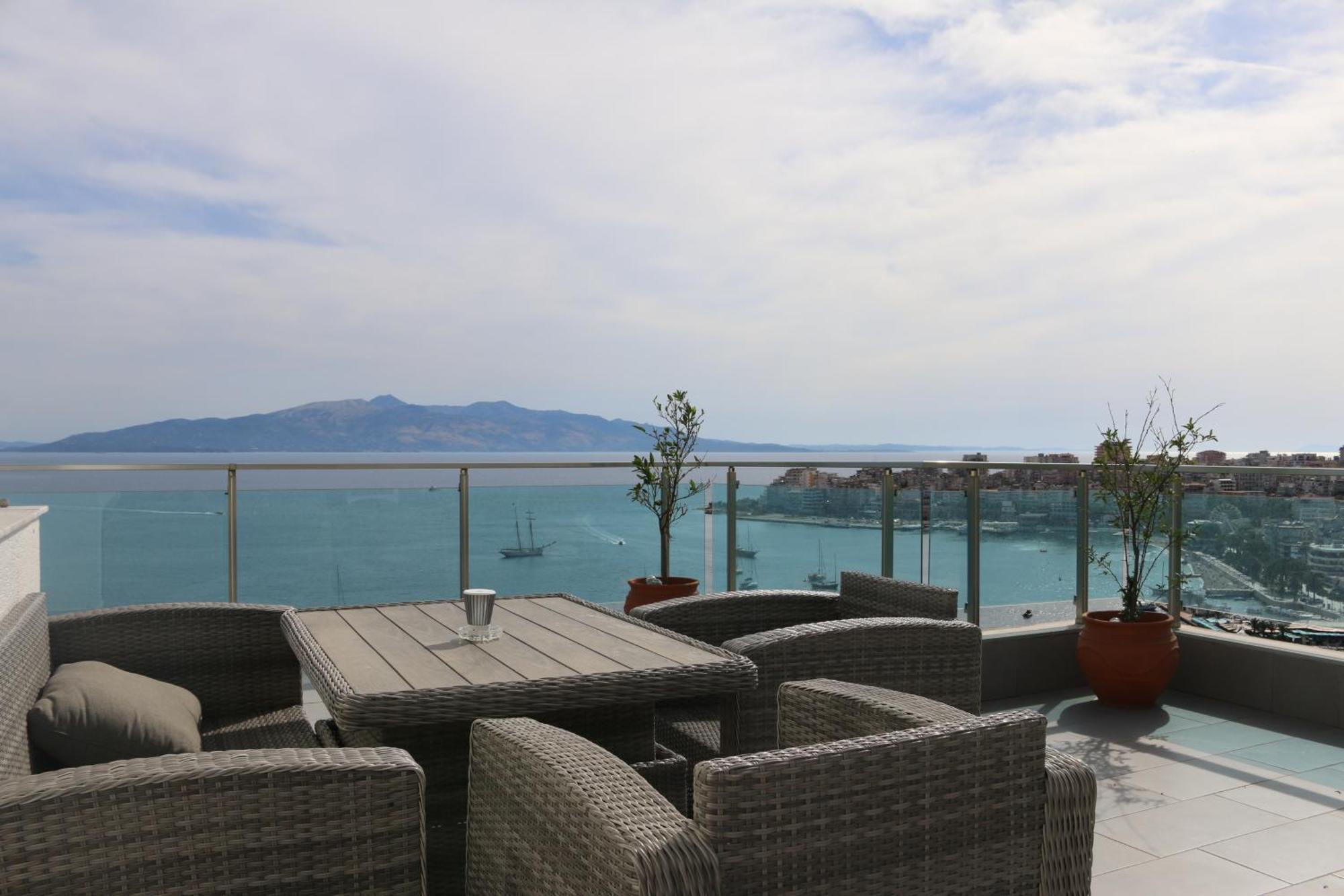 Rocknest Sea View Penthouse Apartment Sarande Ngoại thất bức ảnh