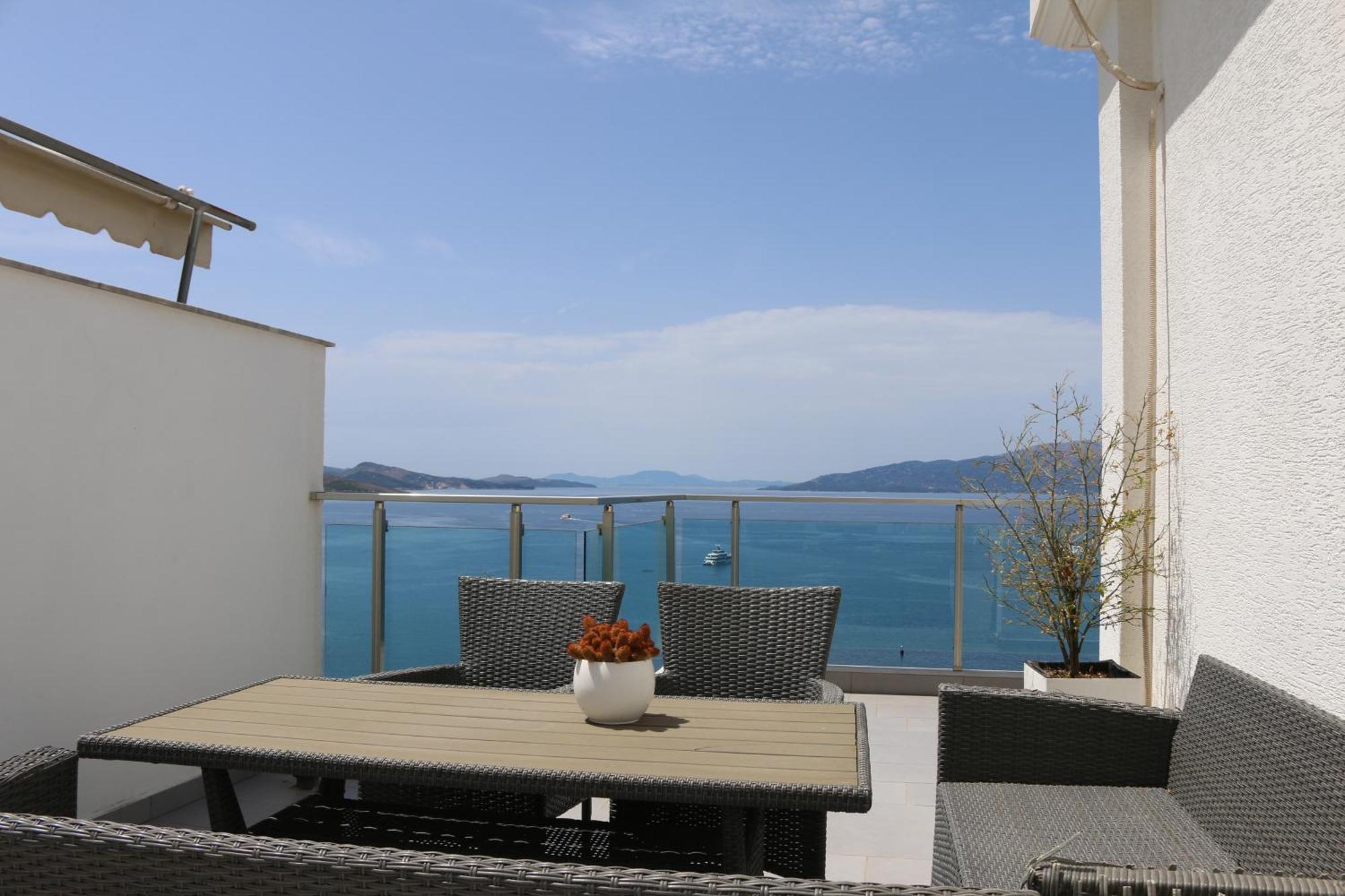 Rocknest Sea View Penthouse Apartment Sarande Ngoại thất bức ảnh